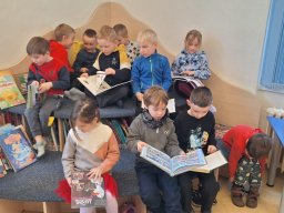 PŘEDŠKOLÁCI V KNIHOVNĚ