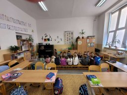 NÁVŠTĚVA 1. TŘÍDY V ZŠ U LESA