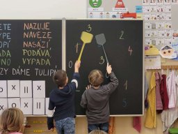 NÁVŠTĚVA 1. TŘÍDY V ZŠ U LESA