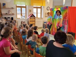 O KOHOUTKOVI A SLEPIČCE